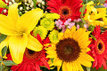 Bouquet de fleurs lumineuses avec des tournesols
