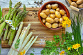 Asperges vertes et blanches, et pommes de terre