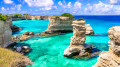 Plage de Torre di Sant Andrea, Pouilles, Italie