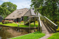 Canal d’eau à Giethoorn, Pays-Bas