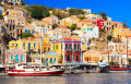 Port sur l’île de Symi, Dodécanèse, Grèce