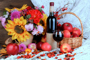 Nature morte d’automne avec fleurs, pommes et vin