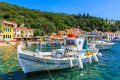 Bateaux de pêche traditionnels, village de Kioni, grec