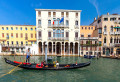 Gondoles sur le Grand Canal, Venise, Italie