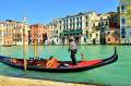 Gondole sur le Grand Canal à Venise, Italie