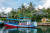 Bateau touristique à l’embarcadère, Koh Chang, Thaïlande