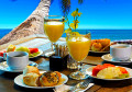 Table de petit-déjeuner sur la plage