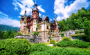 Le magnifique château et le jardin de Peles à Sinaia