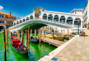 Le Grand Canal et le Pont du Rialto, Venise, Italie