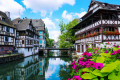 Maisons à colombages le long d’un canal à Strasbourg