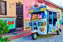 Mototaxi coloré à Guatape, Colombie