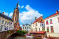 L’église Notre-Dame et les ruelles étroites de Bruges