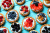 Tartelettes aux baies sur une table en bois bleu