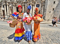 Femmes cubaines en robes traditionnelles, La Havane, Cuba