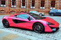 McLaren 540c Coupé en rose métallisé, Londres, Royaume-Uni