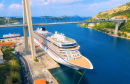 Bateau de croisière et pont à Dubrovnik, Croatie