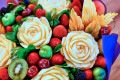 Bouquet de fruits sculptés