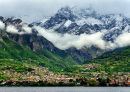 Les rives du lac de Côme et le massif de Grigna