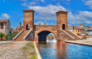 Le pont en arc de Trepponti à Comacchio, Italie