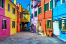 Les façades vibrantes de l’île de Burano, Italie