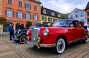 Mercedes rouge W105 de 1957 à Ludwigsburg, Allemagne