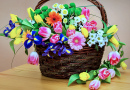 De magnifiques fleurs dans un panier