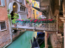 Petit pont en bois à Venise