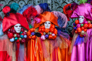 Masques colorés au Carnaval de Venise, en Italie