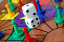 Pions et dés de jeux de société