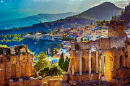 Ruines du théâtre de Taormina au coucher du soleil, Sicile