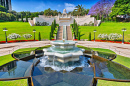 Fontaine sur le niveau inférieur des jardins baha’is