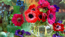 Vase avec des fleurs d’anémone coronarie
