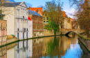 Le pittoresque canal vert à Bruges, Belgique