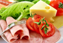 Jambon, tomate, fromage et laitue