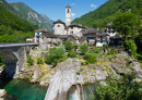 Village alpin de Lavertezzo, Suisse