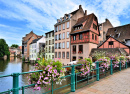 Vue pittoresque d’un canal à Strasbourg, France