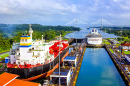 Vue du canal de Panama depuis un navire de croisière