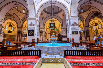 Intérieur de la Grande Mosquée de Bursa, Turquie