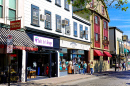Historic Thames Street à Newport, RI, États-Unis