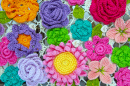 Fleurs au crochet colorées