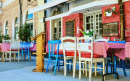 Street Café dans la vieille ville de Rovinj, Croatie