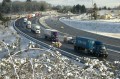 Les routes gelées ralentissent le trafic
